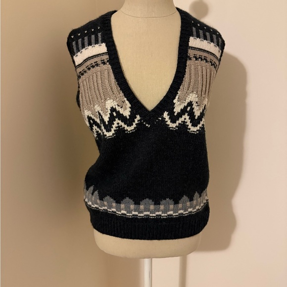 Heartloom Sweaters - Heartloom Black and Cream V-Neck Sweater Vest